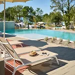 Vakantiehuis Awesome In With Swimming Pool