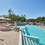 Vakantiehuis Awesome In With Swimming Pool