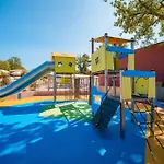 Awesome In With Swimming Pool Vakantiehuis Njivice